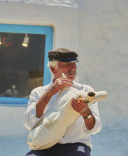 Local musician in Mykonos